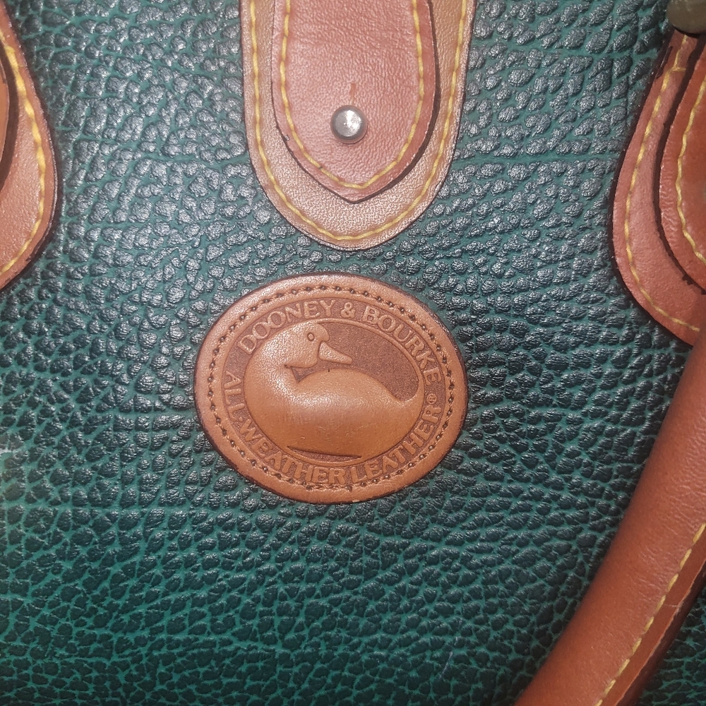 Vintage Dooney and Bourke doctor bag satual
